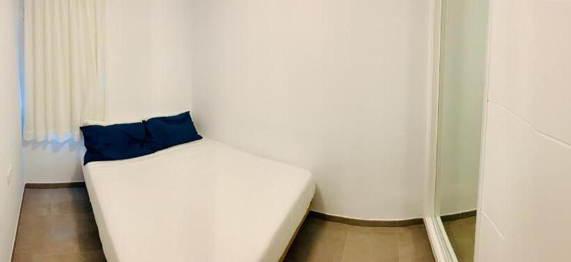 ホテル Apartamentos Zalabar