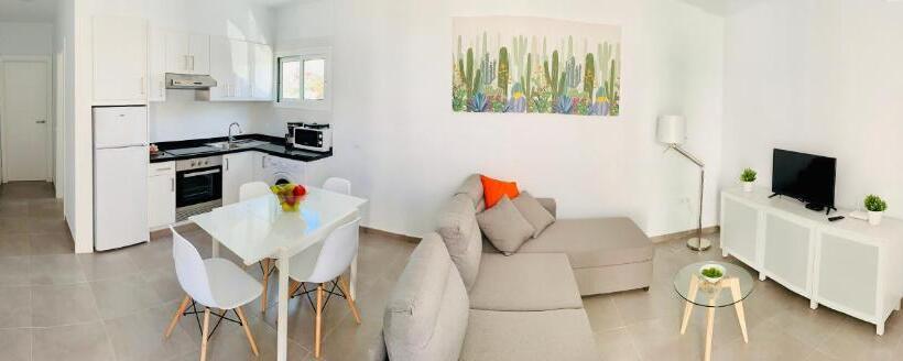 ホテル Apartamentos Zalabar