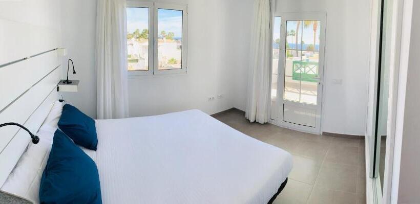 ホテル Apartamentos Zalabar