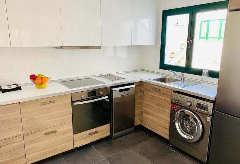 ホテル Apartamentos Zalabar