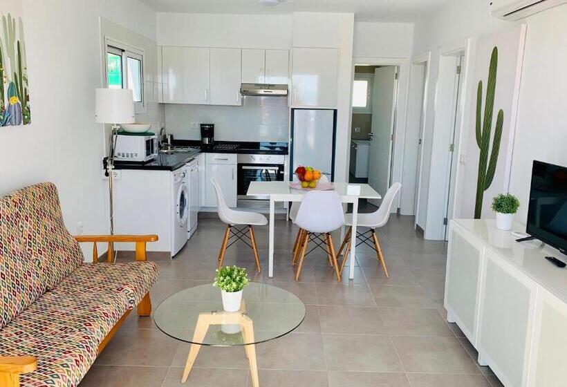 ホテル Apartamentos Zalabar