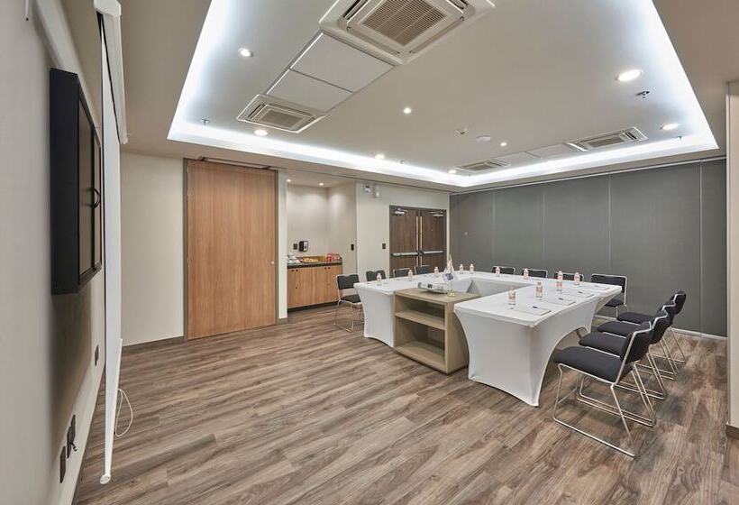 Отель City Express Plus By Marriott Tampico