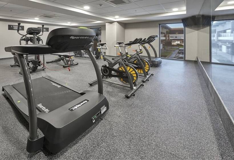 Отель City Express Plus By Marriott Tampico