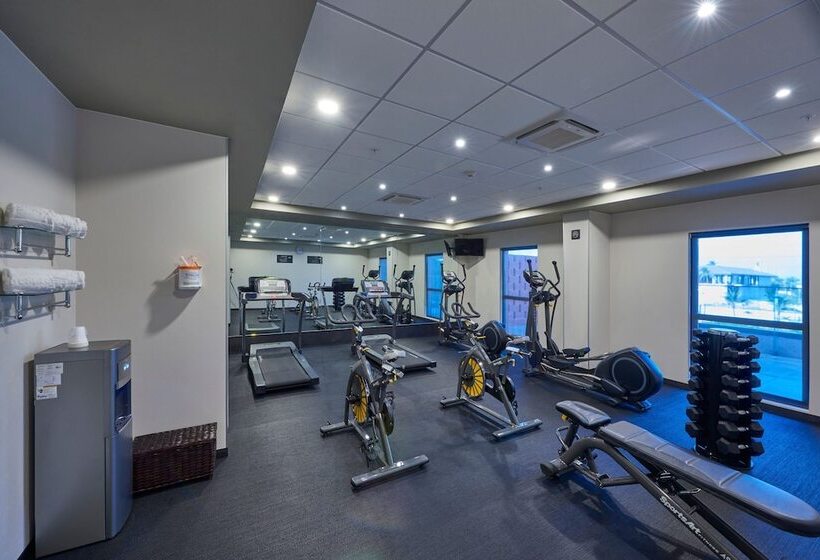 Отель City Express Plus By Marriott Tampico