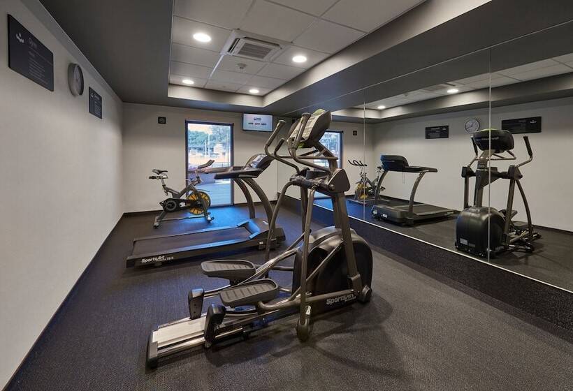 Отель City Express Plus By Marriott Tampico