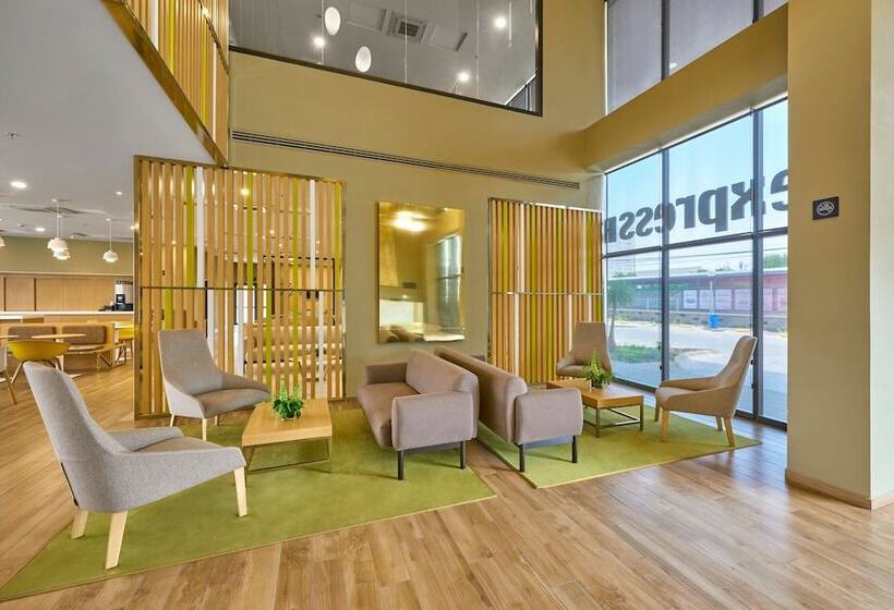 Отель City Express Plus By Marriott Tampico