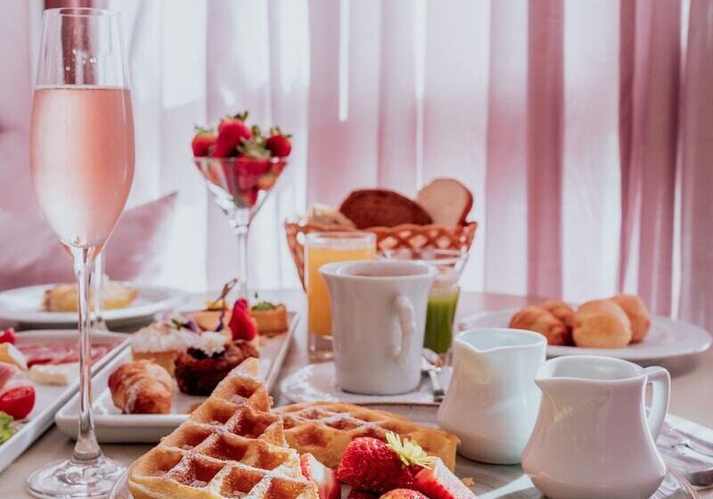 Отель Colline De France