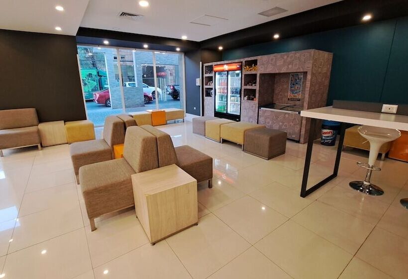 酒店 Diego De Almagro Calama Express