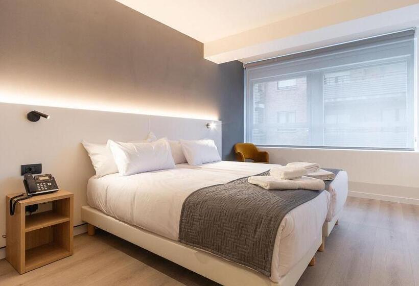 هتل Distrito Oeste