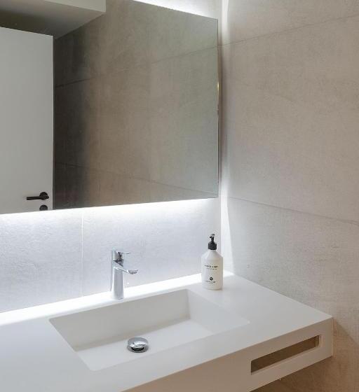 هتل Distrito Oeste