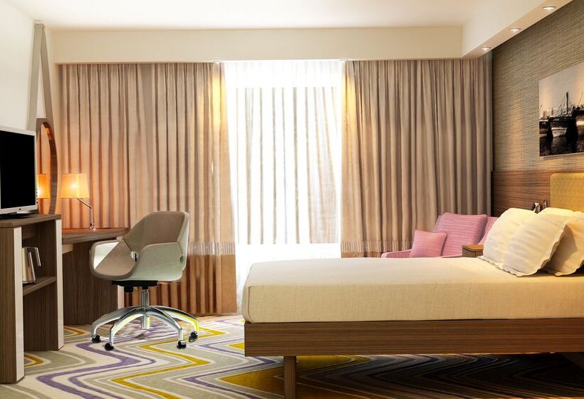 هتل Hampton By Hilton Dubai Airport