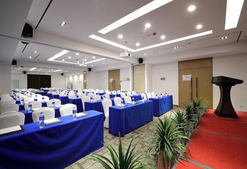 Отель Holiday Inn Express Liuyang Development Zone, An Ihg