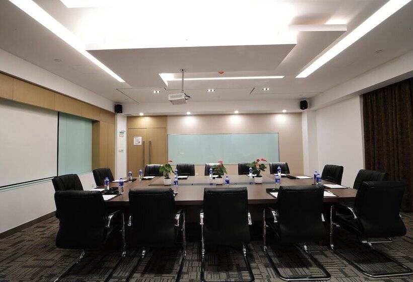 Отель Holiday Inn Express Liuyang Development Zone, An Ihg