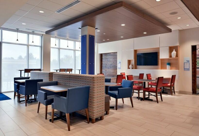 ホテル Holiday Inn Express & Suites   Marshalltown, An Ihg