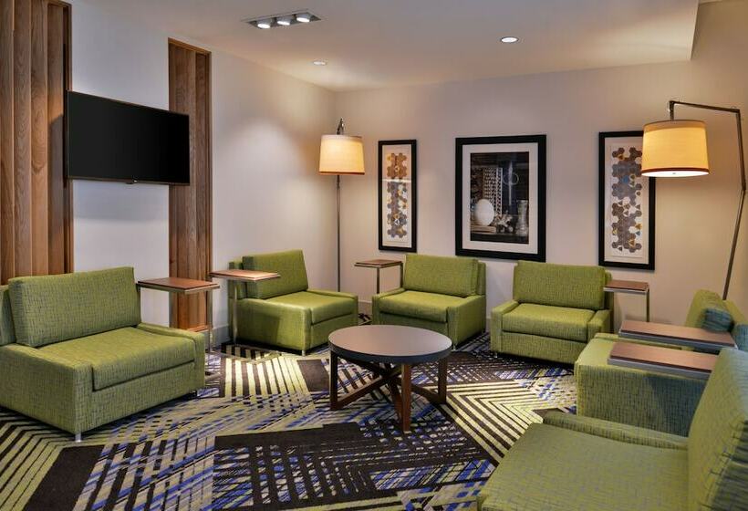 호텔 Holiday Inn Express & Suites   Marshalltown, An Ihg