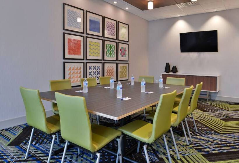 호텔 Holiday Inn Express & Suites   Marshalltown, An Ihg