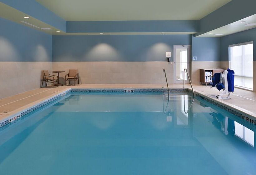 ホテル Holiday Inn Express & Suites   Marshalltown, An Ihg