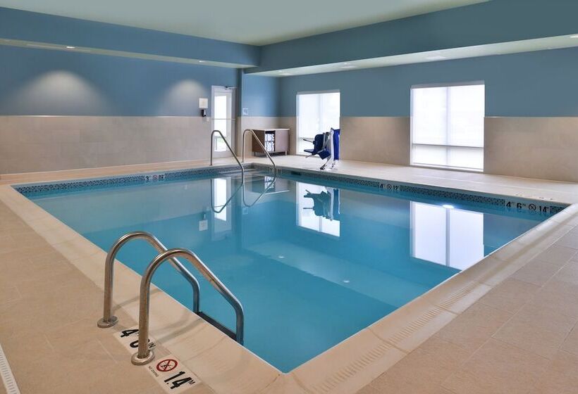 호텔 Holiday Inn Express & Suites   Marshalltown, An Ihg