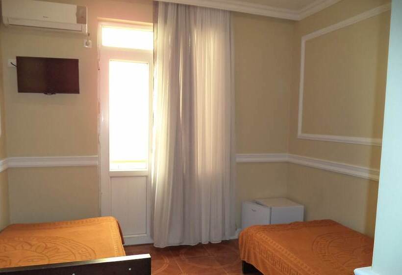 هتل Live Inn Ureki