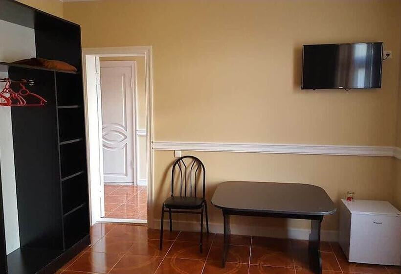 هتل Live Inn Ureki