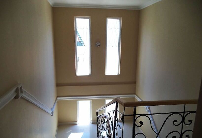 هتل Live Inn Ureki