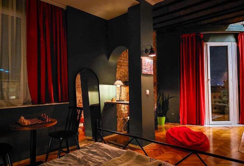 هتل Prishtina Center Hostel