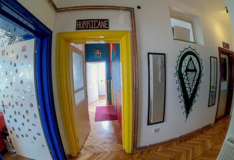 هتل Prishtina Center Hostel