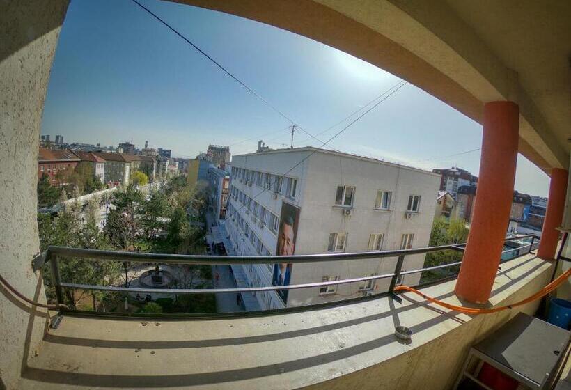 هتل Prishtina Center Hostel