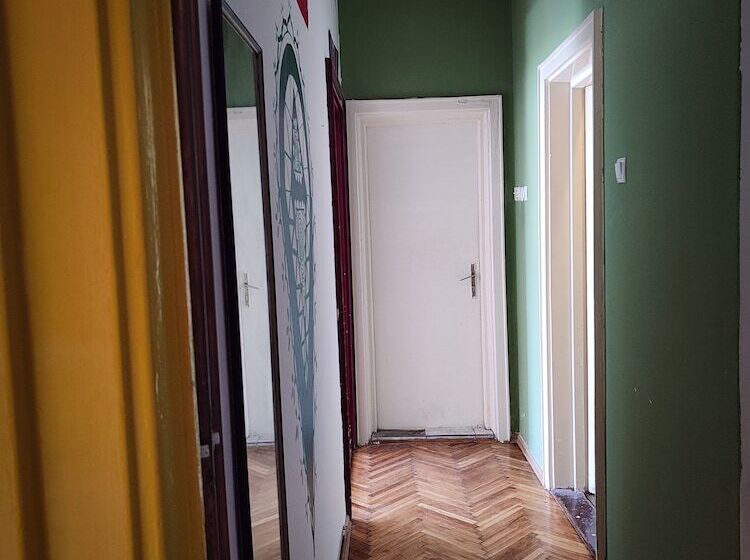 هتل Prishtina Center Hostel