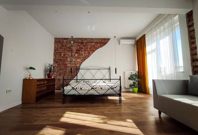 هتل Prishtina Center Hostel