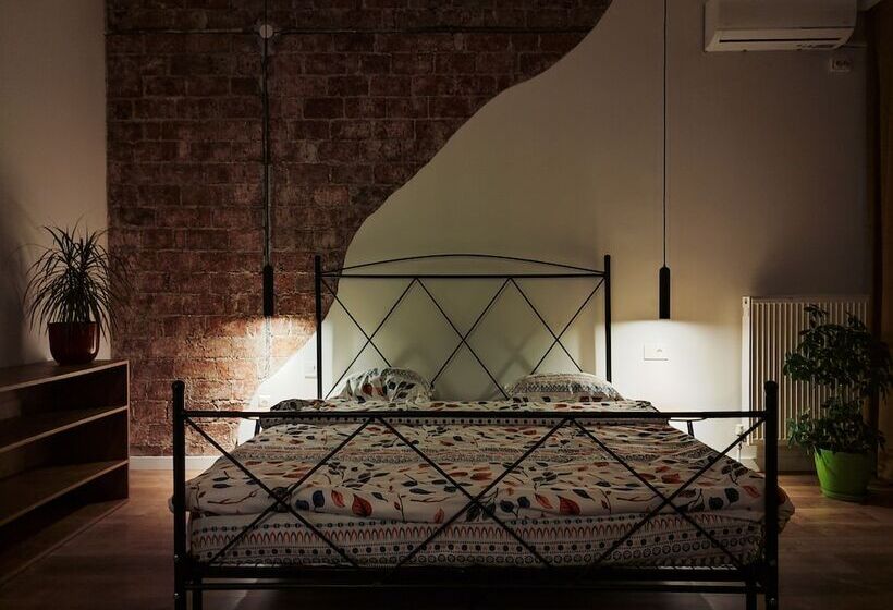 هتل Prishtina Center Hostel