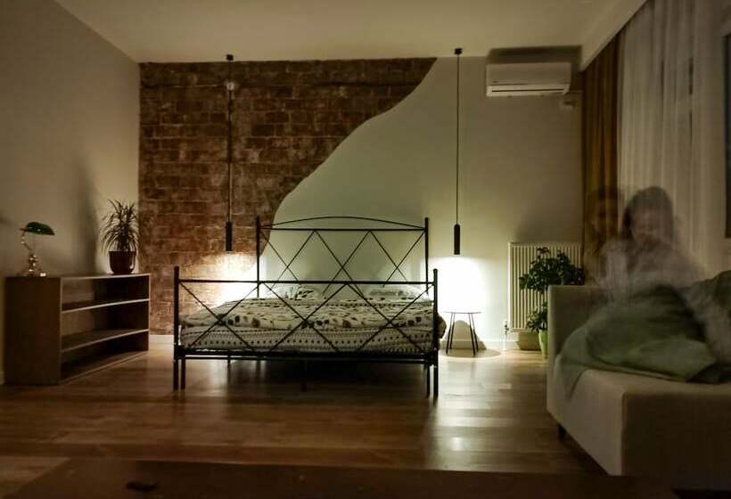 هتل Prishtina Center Hostel