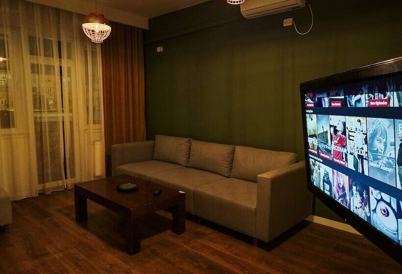 هتل Prishtina Center Hostel