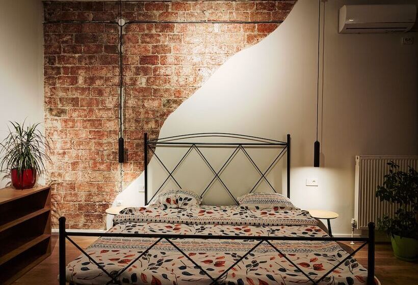 هتل Prishtina Center Hostel