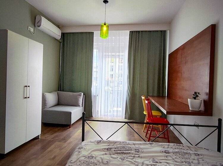 هتل Prishtina Center Hostel