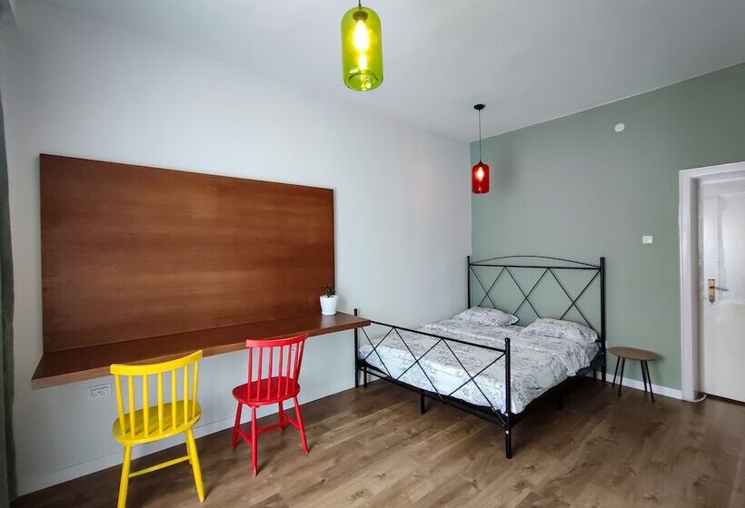 هتل Prishtina Center Hostel