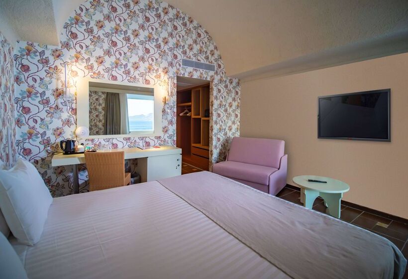 酒店 Ramada Loutraki Poseidon Resort