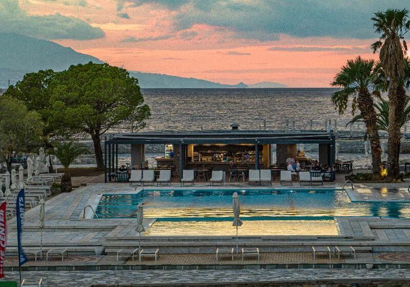 هتل Ramada Loutraki Poseidon Resort