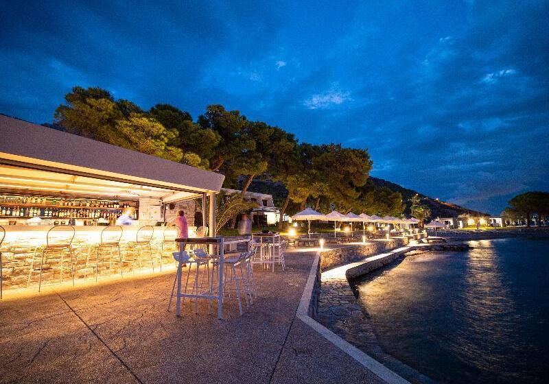 酒店 Ramada Loutraki Poseidon Resort