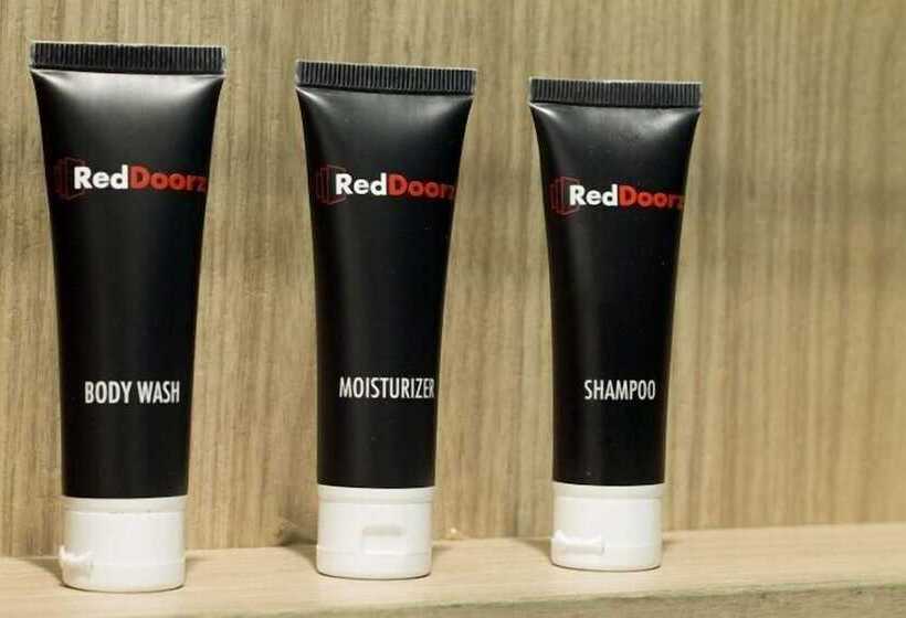 בית מלון כפרי Reddoorz @ Padma Utara