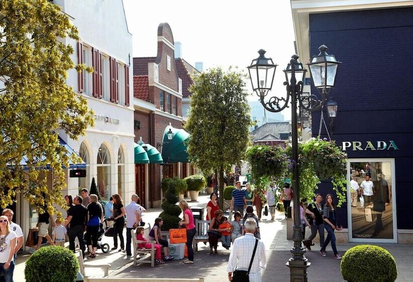 هتل Roermond Next Door