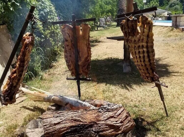 هتل Sanagasta Hosteria