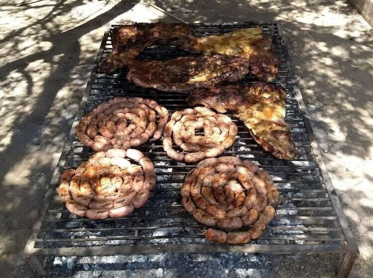 هتل Sanagasta Hosteria