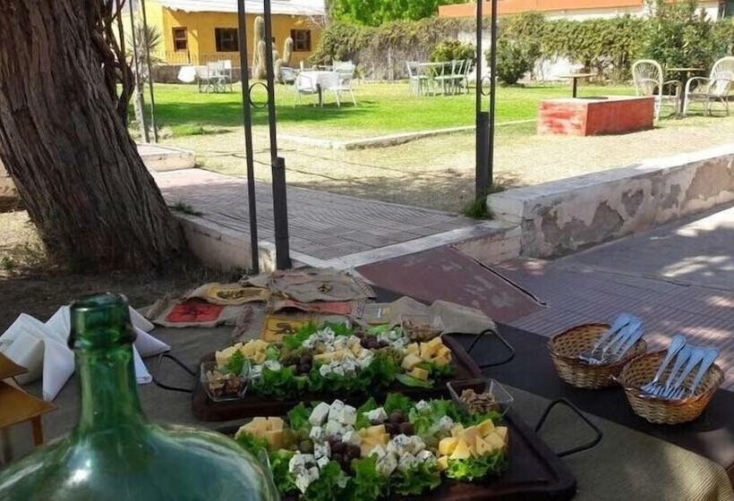 هتل Sanagasta Hosteria