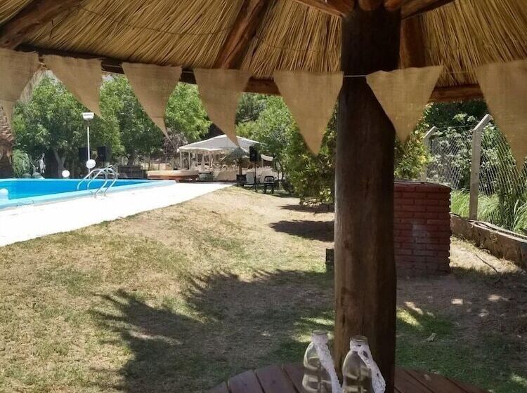 هتل Sanagasta Hosteria