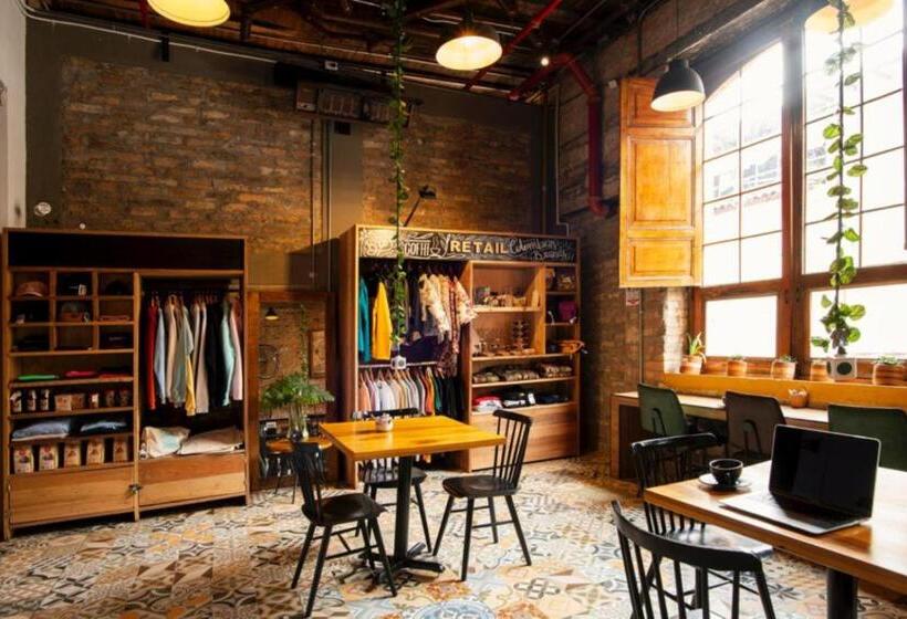 فندق Socialtel Candelaria Bogotá   Formerly Selina La Candelaria Bogotá