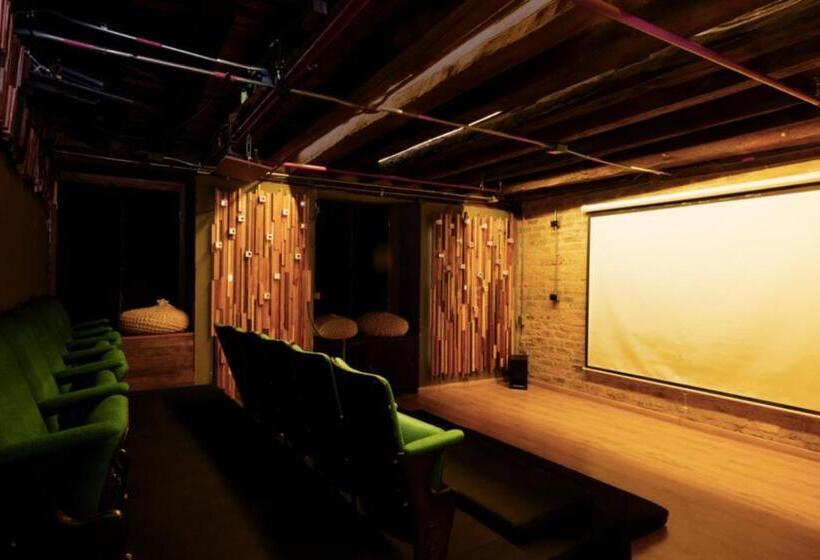 فندق Socialtel Candelaria Bogotá   Formerly Selina La Candelaria Bogotá