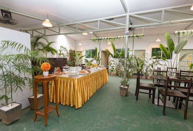 هتل Sky View Bed & Breakfast