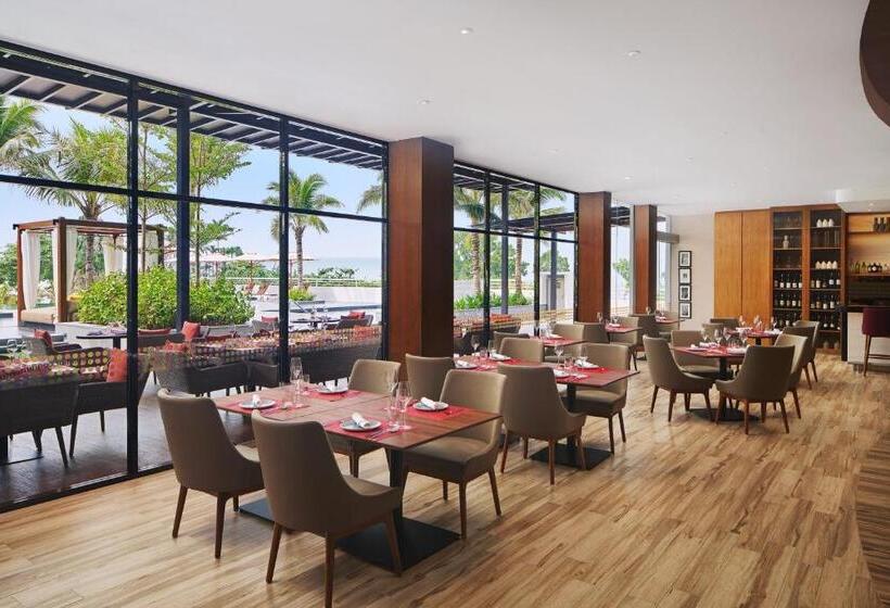 فندق The Westin Desaru Coast Resort
