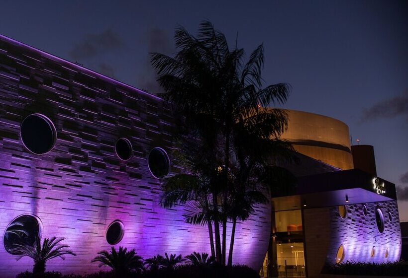 Vogal Luxury Beach Hotel & Spa